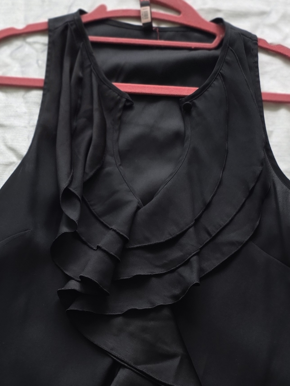 5|48 Black Ruffled Sleeveless Blouse